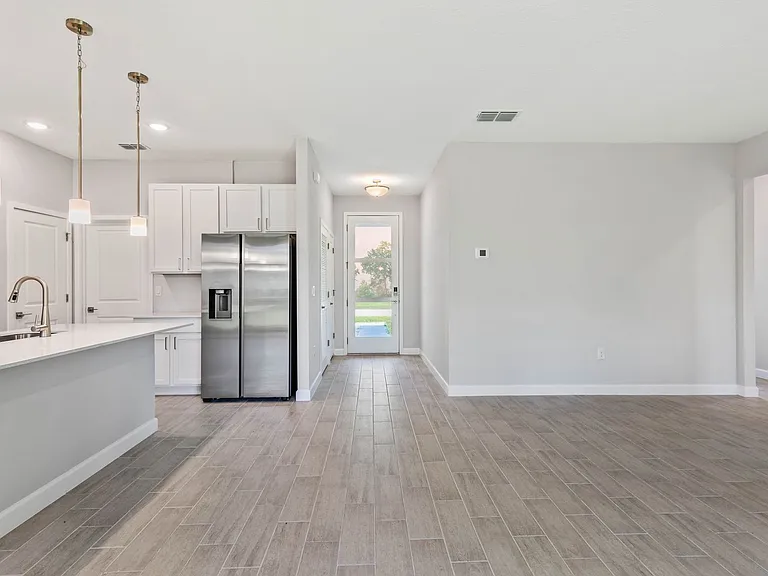 7474 Muncey Rd — Photo 2