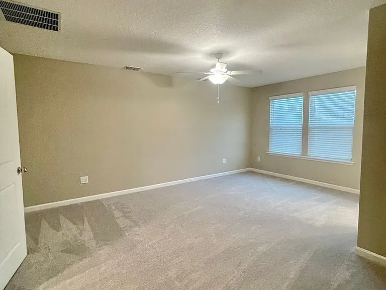 12830 Josslyn Ln — Photo 9