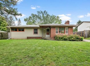 1424 10th St NW, Grand Rapids, MI