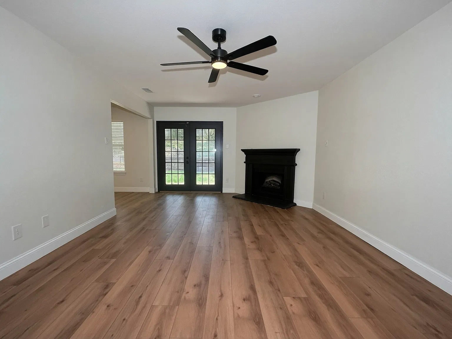 1708 Creekside Avenue - 1 — Photo 4
