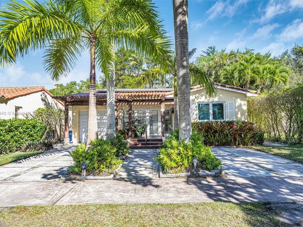 423 Madeira Ave, Coral Gables, FL 33134