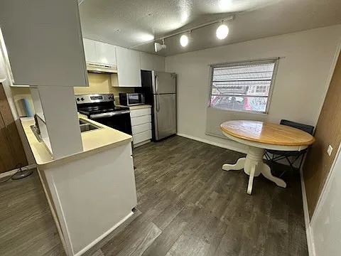 1935 Orange Dr #1 — Photo 8