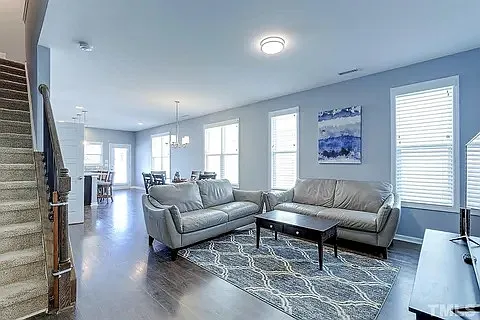 1232 Brown Velvet Ln — Photo 5