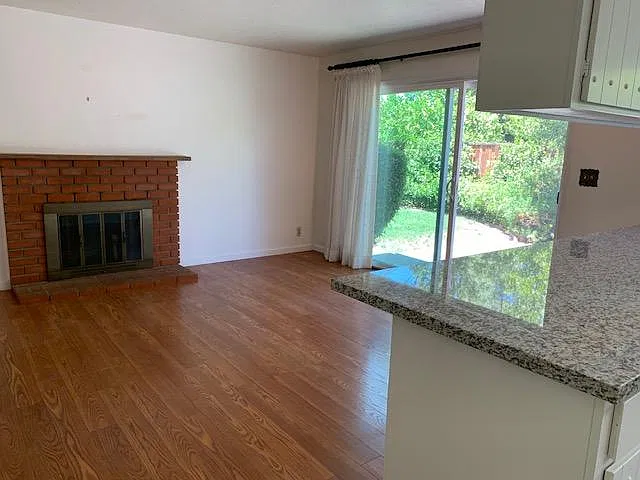 4 bed, 2021 sqft, $5,900 — Photo 4