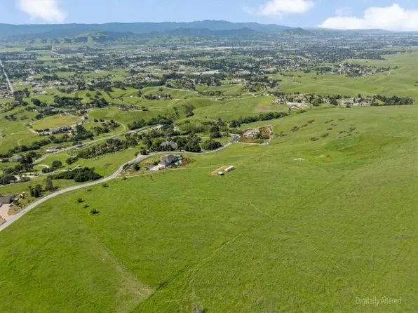 2550 Butch Dr, Gilroy, CA 95020