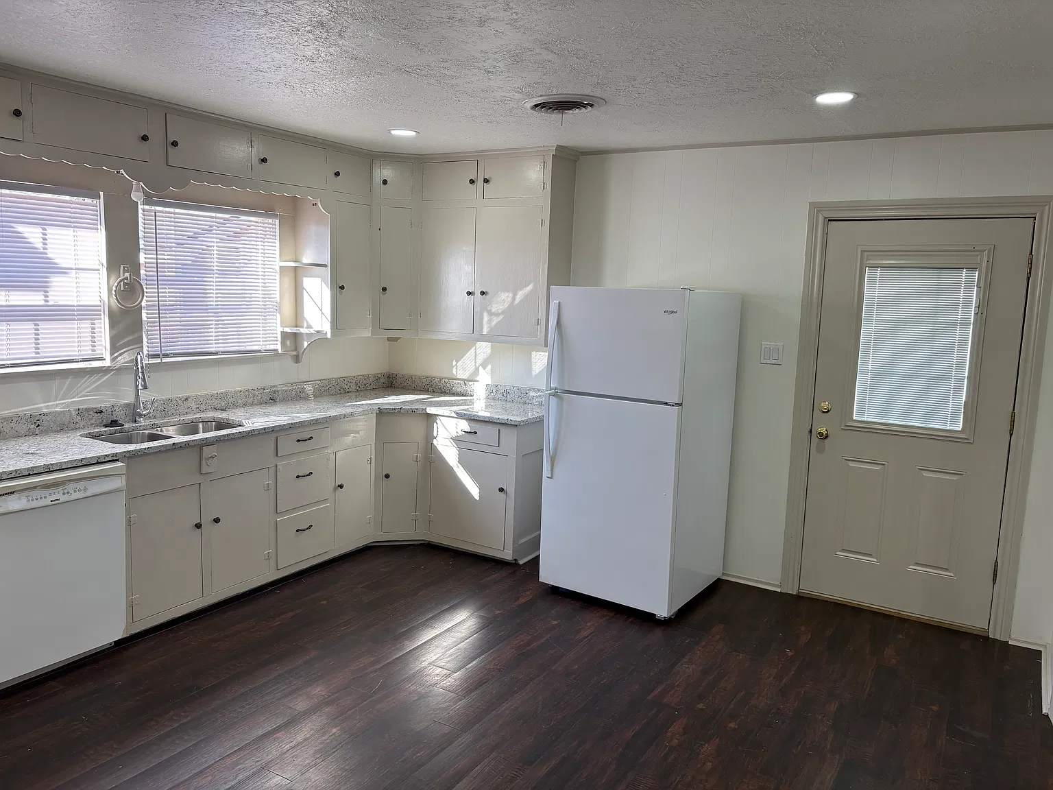 1809 Williston St — Photo 4