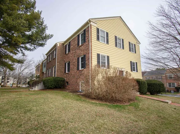 810 Cambridge Rd, Blacksburg, VA 24060