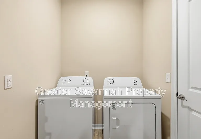 130 Danbury Ct #1 — Photo 30