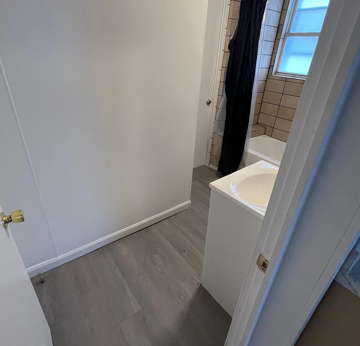 204 3rd Avenue Southwest - Apt B — Photo 3