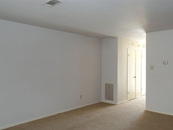 4th image of 1048 Sunmeadow Dr