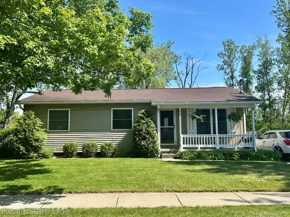 410 North St, Holly, MI 48442