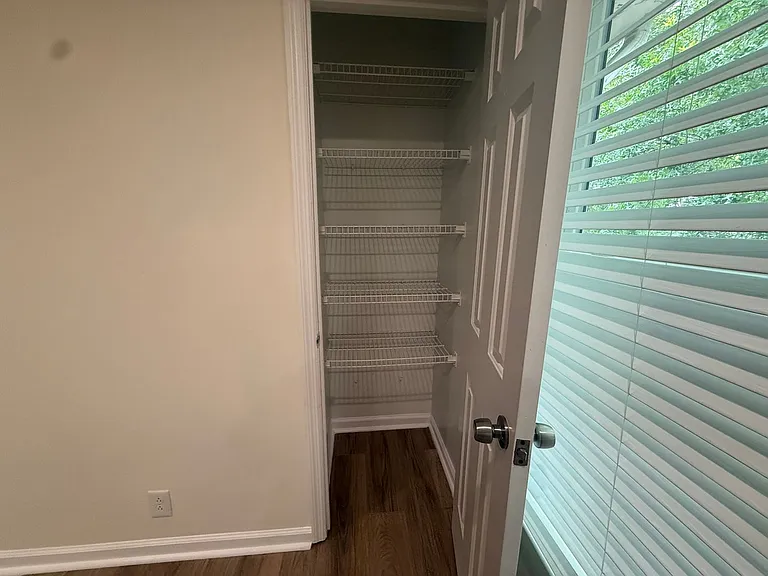 2135 Acklen Ave #8 — Photo 13