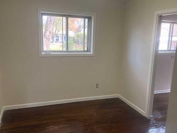 4th image of 23852 McMillan Ave