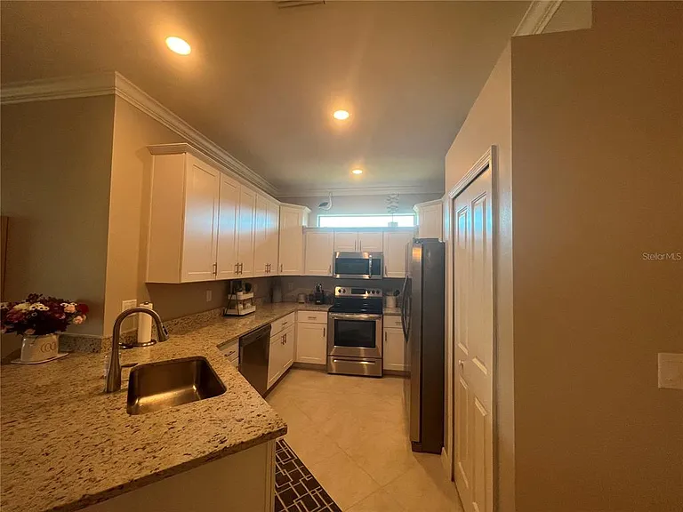 2040 Mackerel St — Photo 11