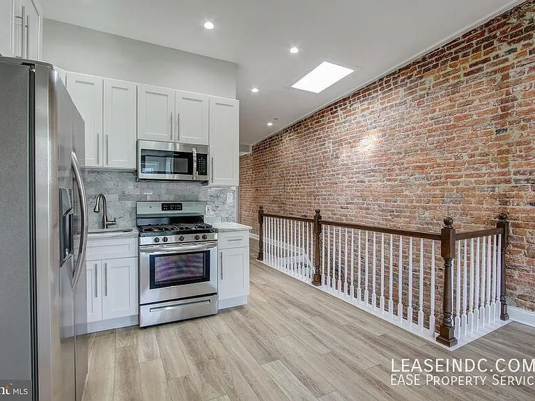 1626 Monroe St NW #2 — Photo 8