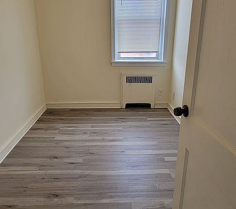 3rd image of 6747 Souder St