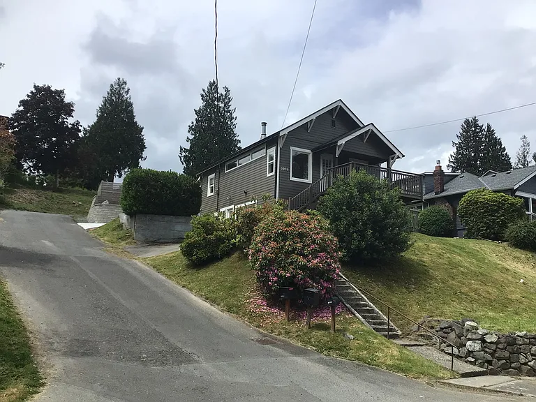 3928 Friday Ave — Photo 2
