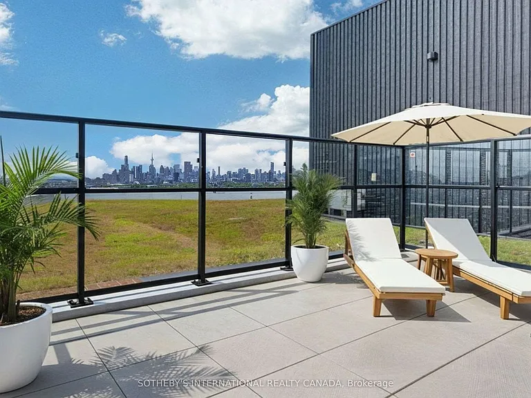 1050 Eastern Ave #Penthouse 1701 — Photo 23