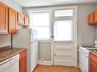 130 N Humphrey Ave APT 1S, Oak Park, IL 60302