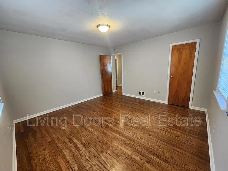3701 Lewis Ave — Photo 18