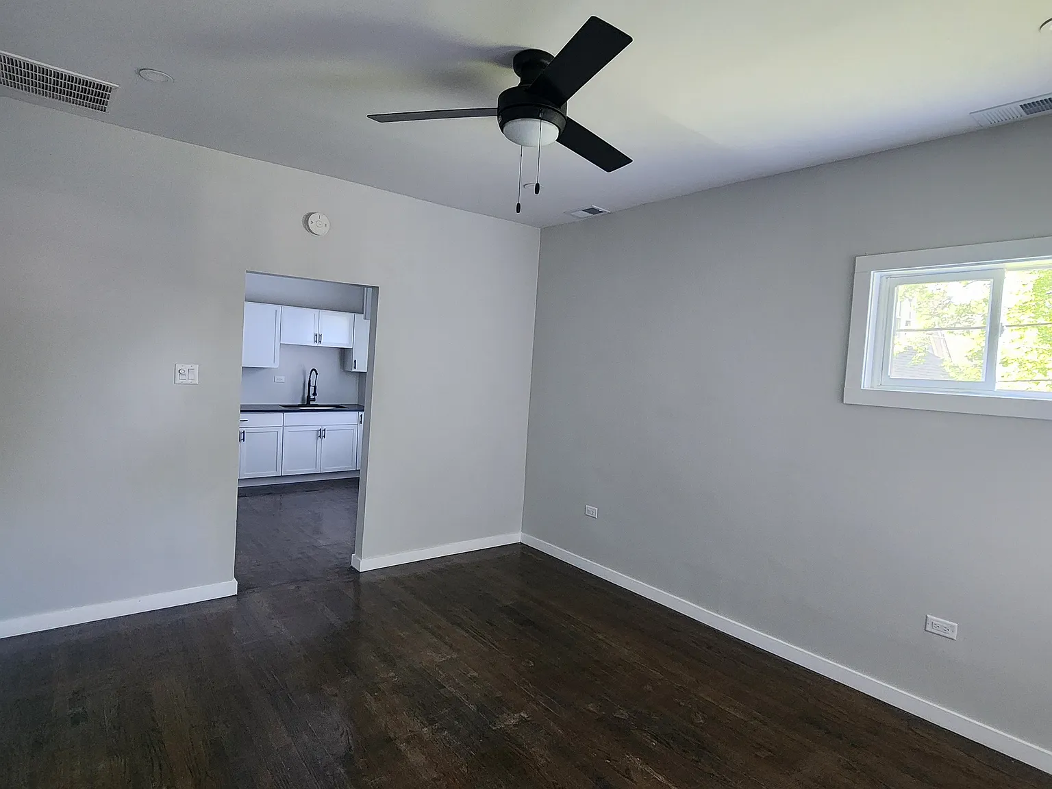 2 bed, $1,300 — Photo 3