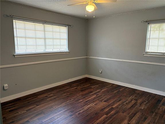5th image of 354 Thomas Rd