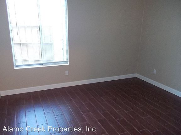 3rd image of 1625 Park Ln APT 73
