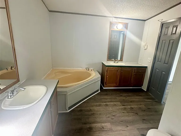 2523 Oyster Creek Bnd — Photo 8