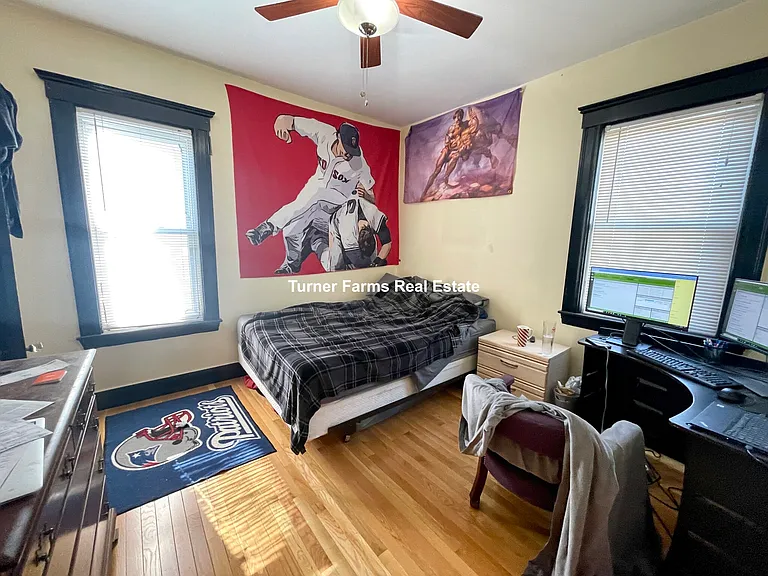 221 Holland St #2R — Photo 10