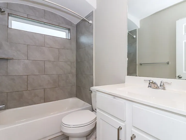 1902 Walnut Green Cir — Photo 14