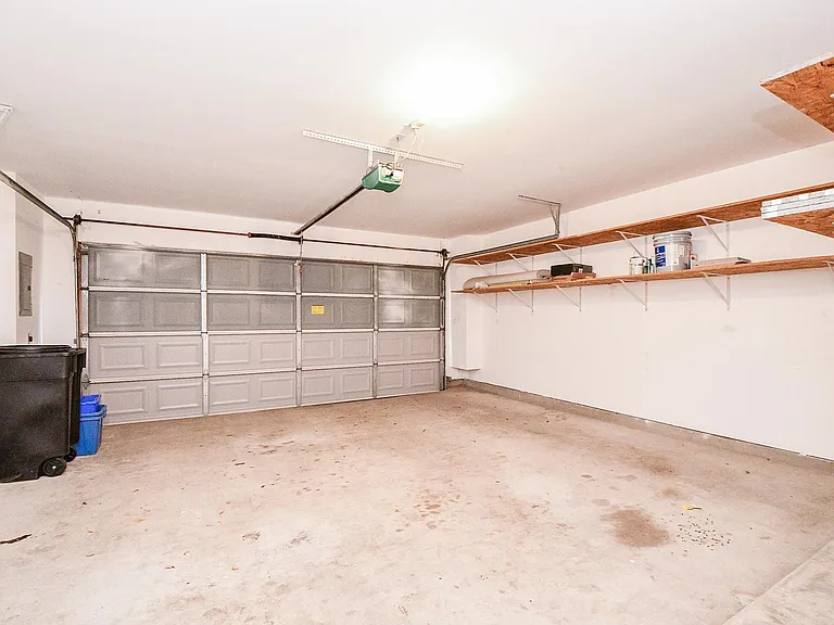 1813 Gillette St — Photo 28