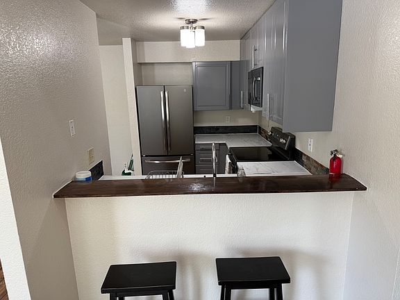 4th image of 1019 Dornajo Way #253A