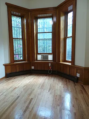 Rented by Perry Associates NYC Inc | media 11