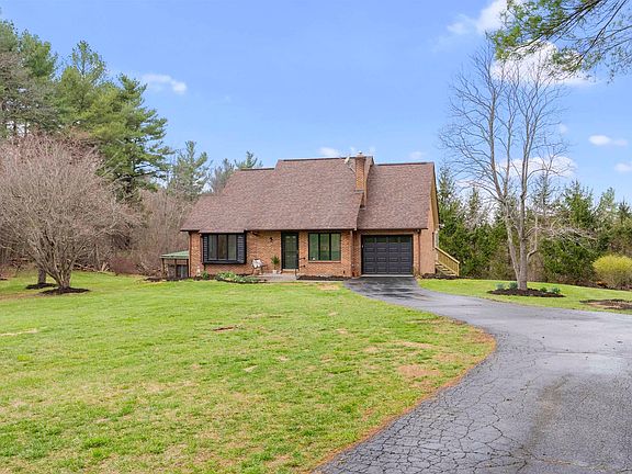 4th image of 1978 Laurel Creek Rd NE