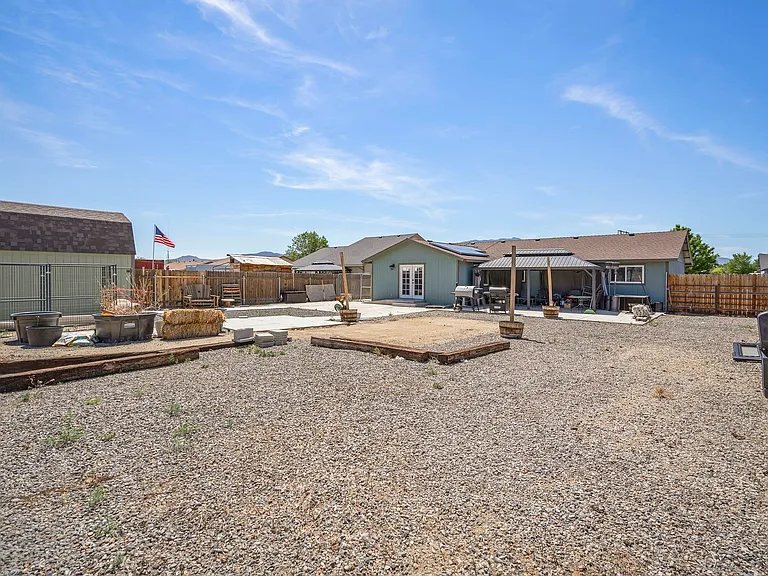 2072 Lonnie Ln — Photo 23