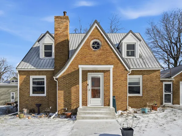 612 4th Ave NE, Independence, IA 50644
