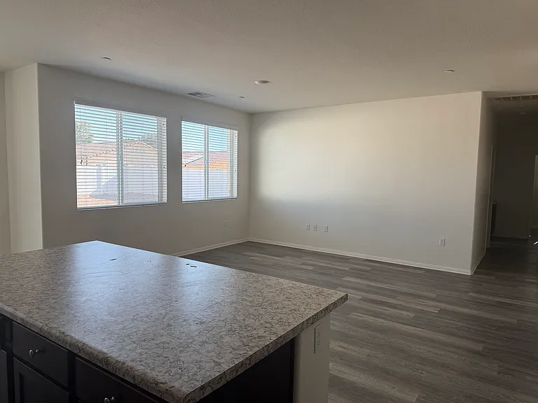 146 Cutting Horse St — Photo 3