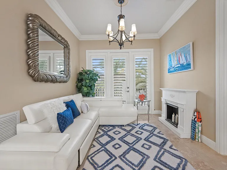 10771 Versailles Blvd — Photo 24