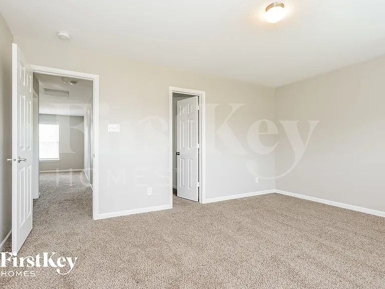 332 Zander Woods Ct — Photo 9
