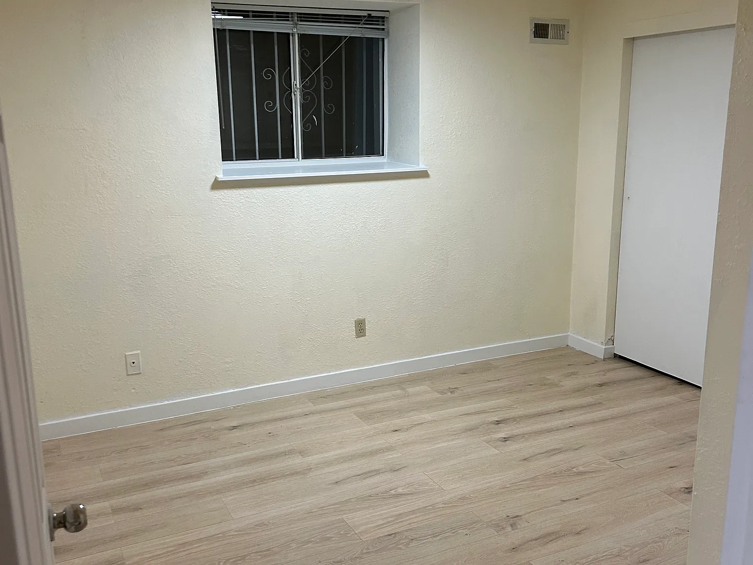1345 E 25th Street — Photo 3