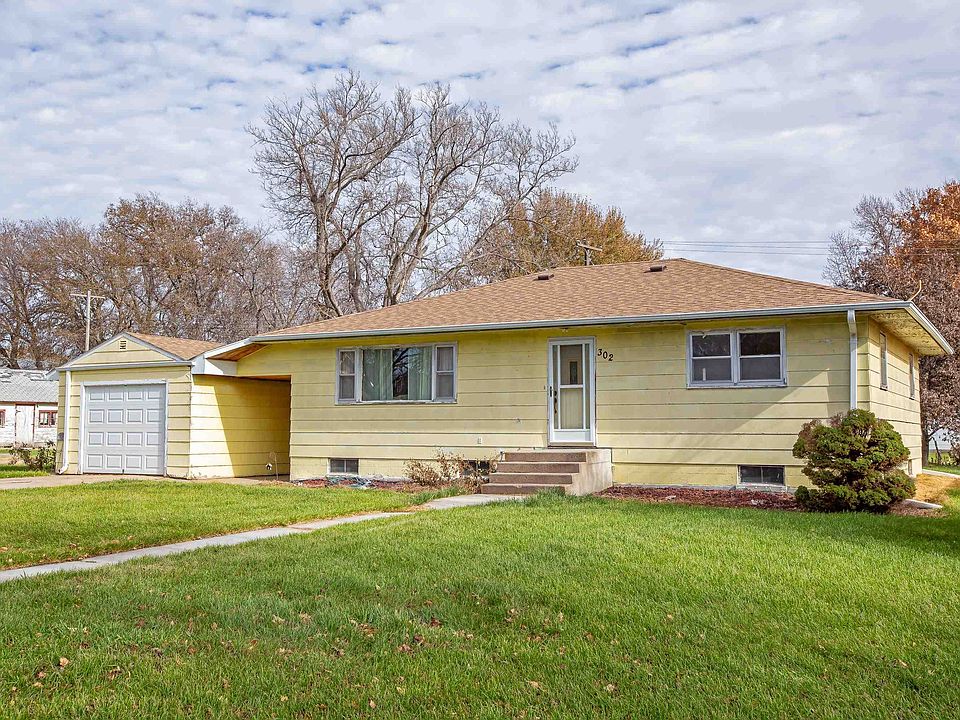 102 N B St, Axtell, NE 68924 Zillow