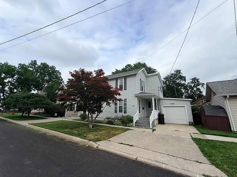 721 S West St — Photo 2