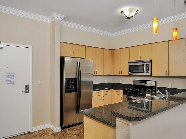 445 Island Ave #407 — Photo 7