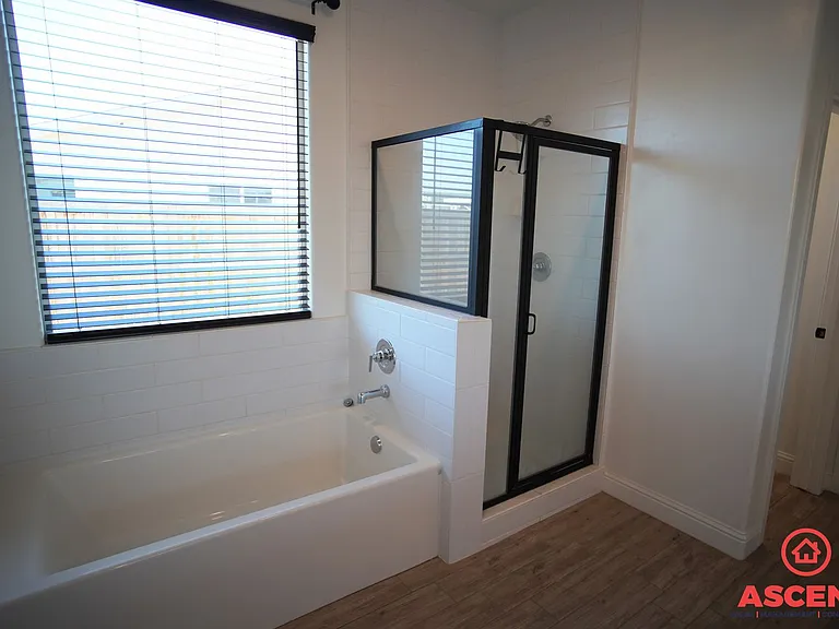 3208 Blue Creek Ln — Photo 17
