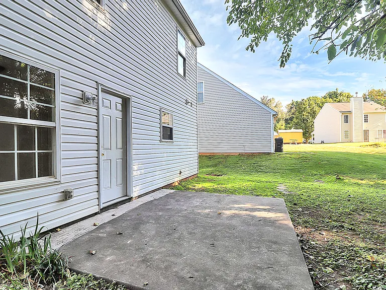 1215 McAllister Dr — Photo 32