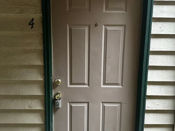 Foster Firs Apartments, 12635 SE Foster Rd #4, Portland, OR 97236