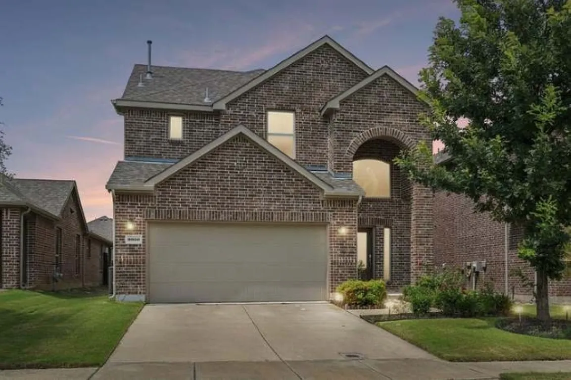3 bed, 2.5 bath, 2223 sqft, $2,450 — Photo 1