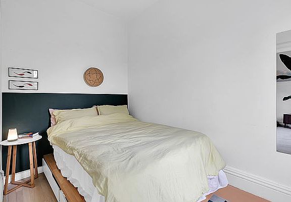 5th image of 74A Conselyea St #3