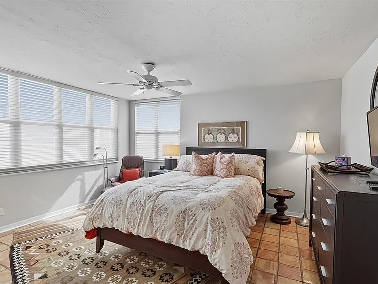 97 Sunset Dr #501 — Photo 33