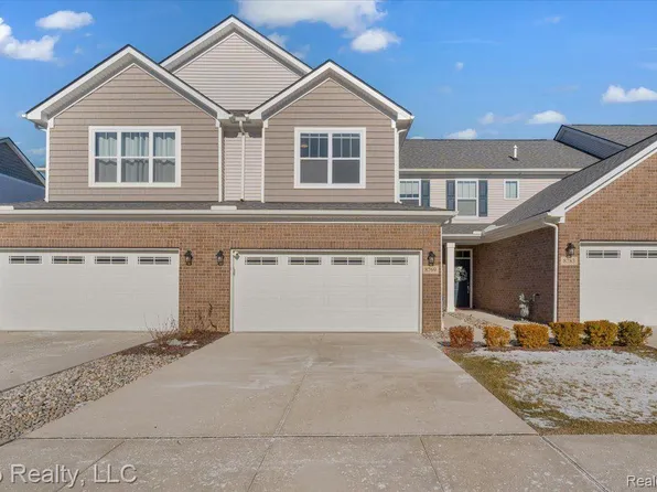 8769 Pioneer St, Washington, MI 48094